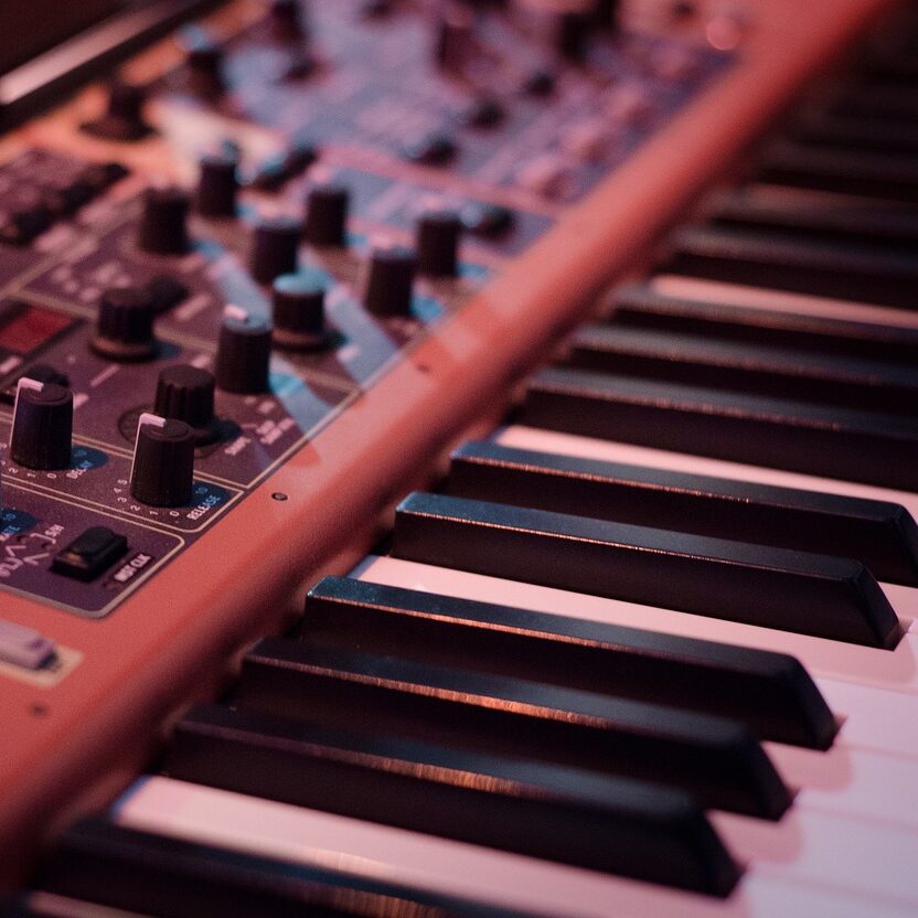 synthesiser services